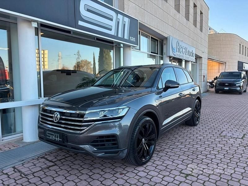 Usata VW Touareg Style 231 CV (169 kW) 2020 Grigio SUV