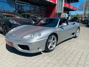 Usata Ferrari 360 400 CV (294 kW) 2003 Argento Cabrio