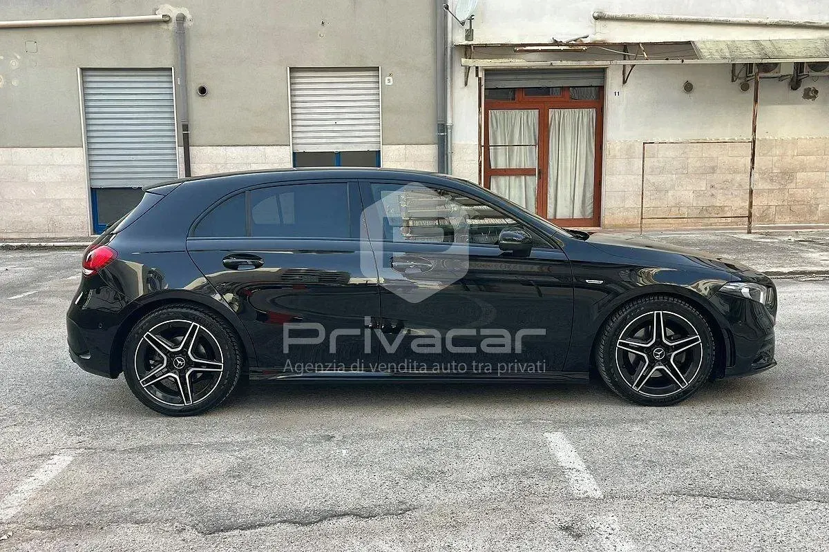 Usata Mercedes A180 Premium 116 CV (85 kW) 2022 Nero Berlina