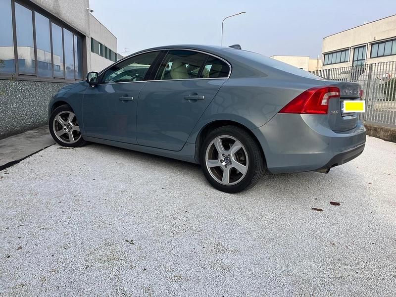 Usata Volvo S60 Momentum 170 CV (125 kW) 2012 Berlina