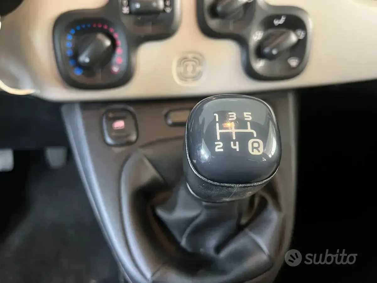 Usata Fiat Panda Easy 69 CV (50 kW) 2015 Bluazzurro Utilitaria