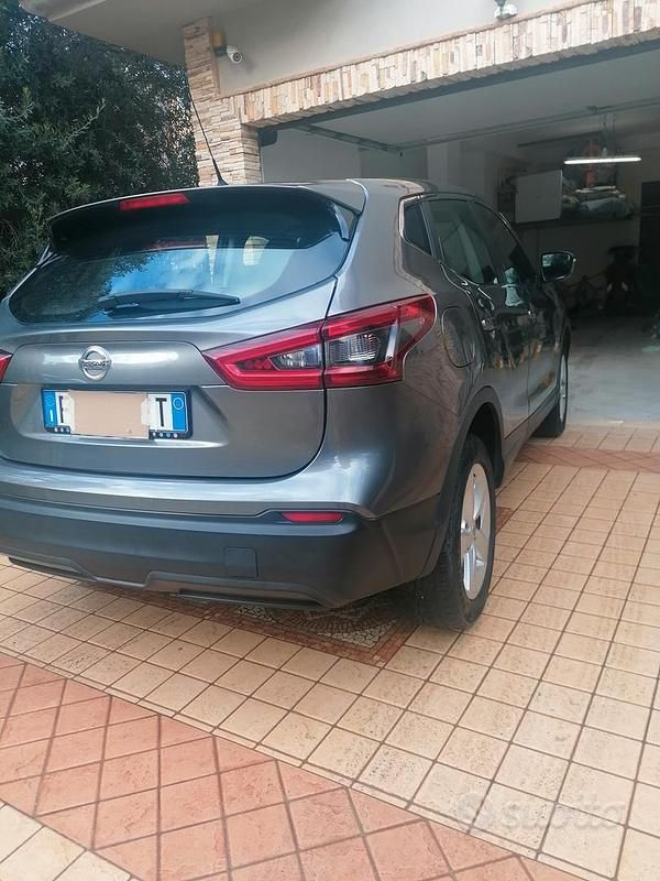 Usata Nissan Qashqai 116 CV (85 kW) 2019 Grigio SUV