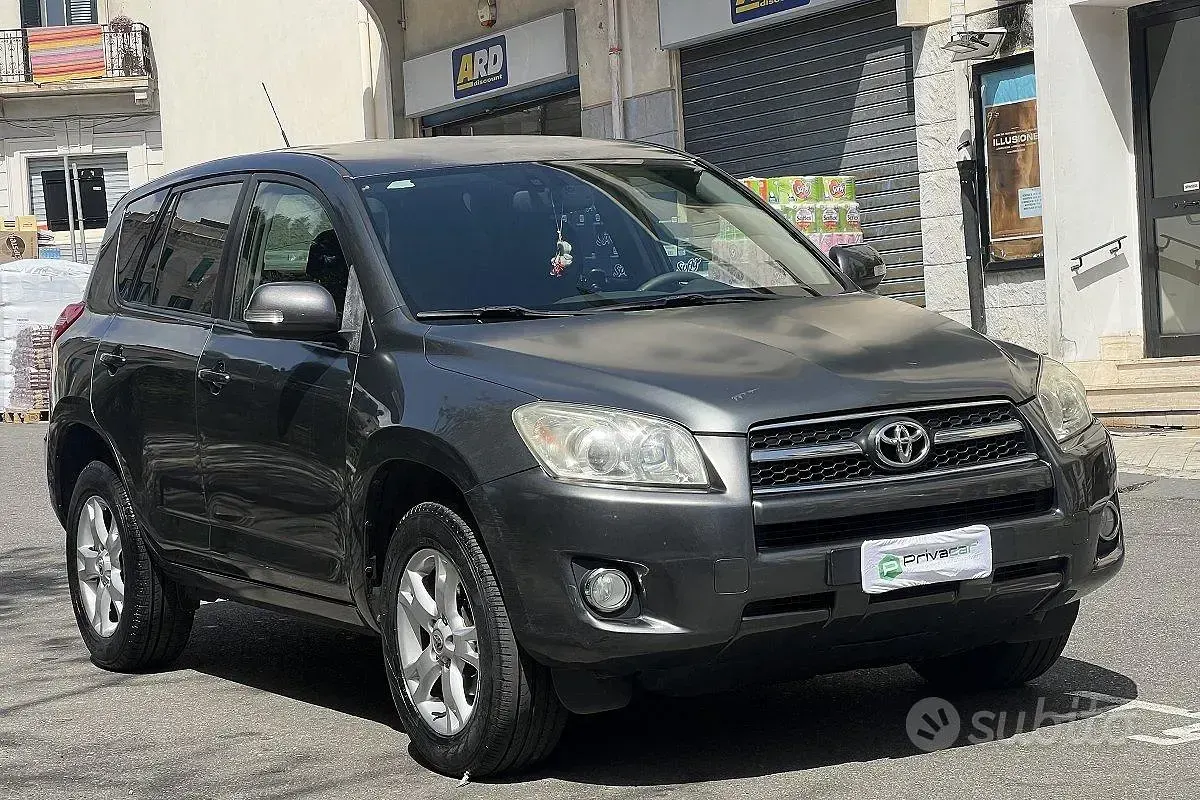 Usata Toyota RAV4 Sol 150 CV (110 kW) 2009 Grigio SUV