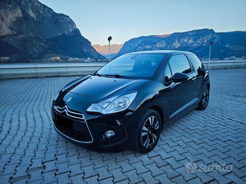 Nero Usata 2015 Citroën DS3 So Chic Due volumi | 5200 € (Buon prezzo) - Immagine 1/4