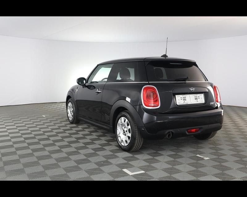 Usata Mini ONE 75 CV (55 kW) 2020 Nero / metallizzato Utilitaria