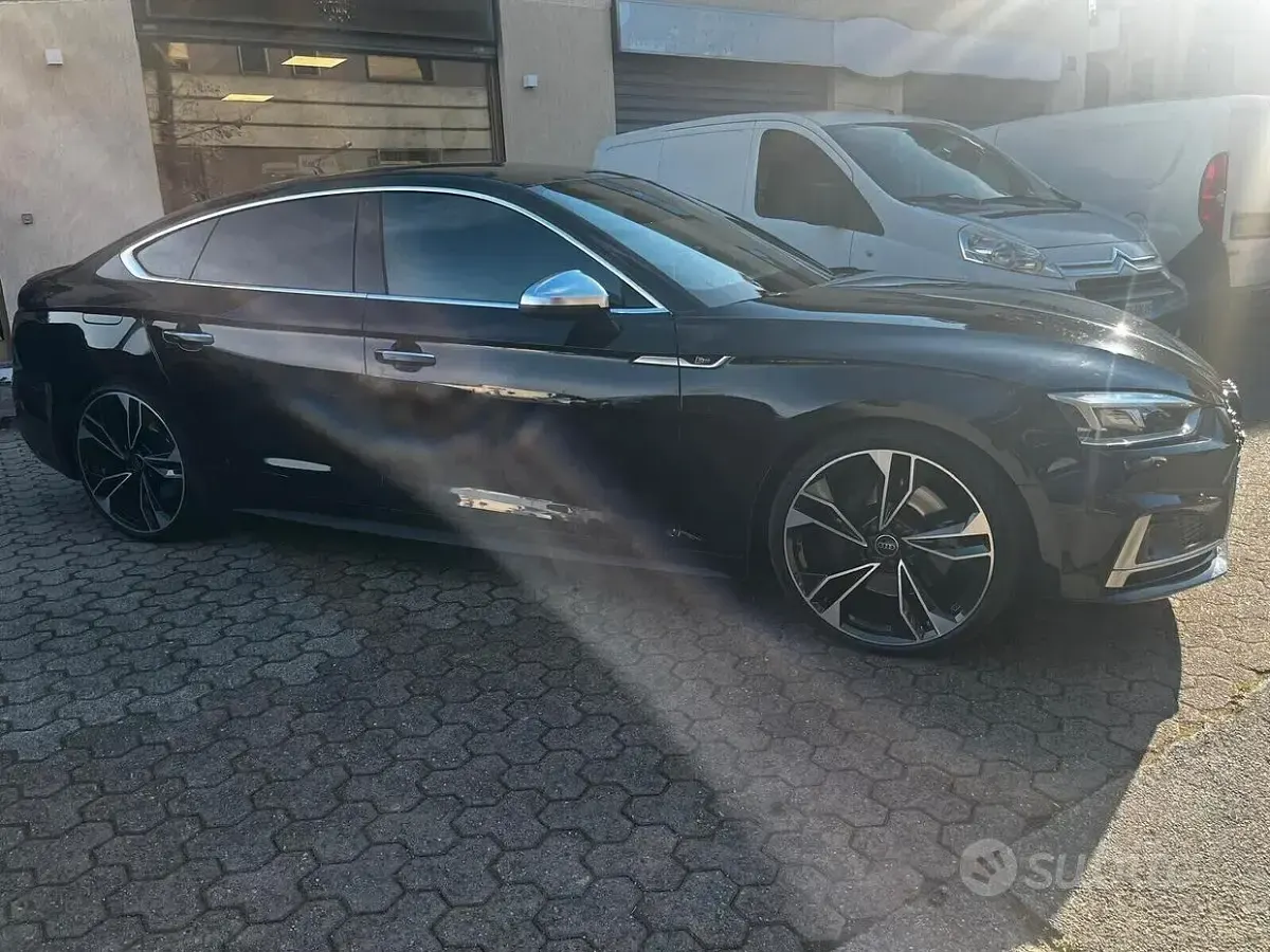 Begagnad Audi A5 Business 353 HK (259 kW) 2017 Svart Sportkupé