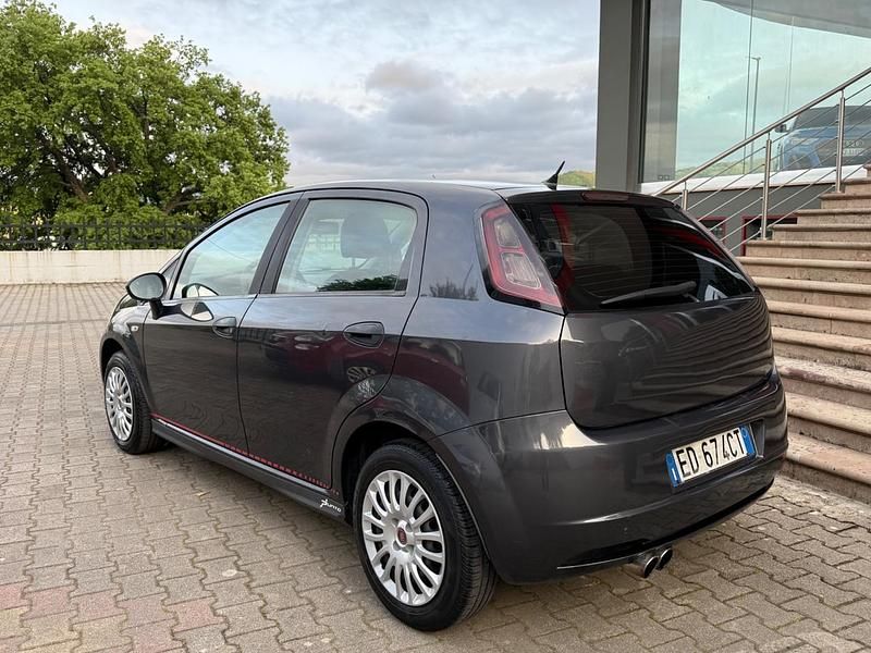 Usata Fiat Grande Punto Dynamic 75 CV (55 kW) 2010 Nero Utilitaria