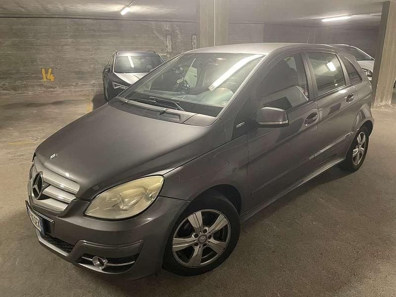 Usata Mercedes B160 Executive 95 CV (69 kW) 2010 Grigio Monovolume