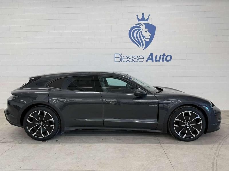 Usata Porsche Taycan Cross Turismo 139 kW (190 CV) 2023 Grigio vesuvio Station wagon