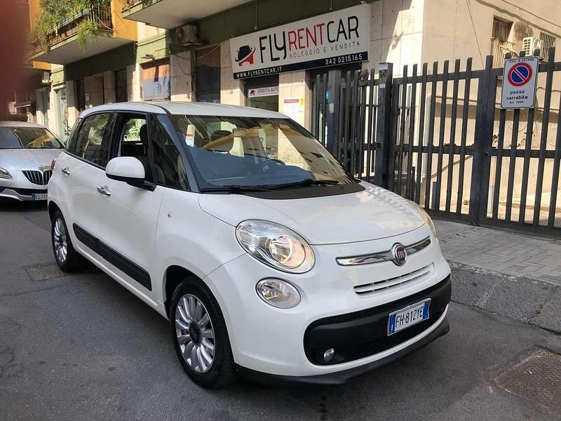 Bianco Usata 2017 Fiat 500L Business Monovolume | 8500 € (Buon prezzo) - Immagine 1/4