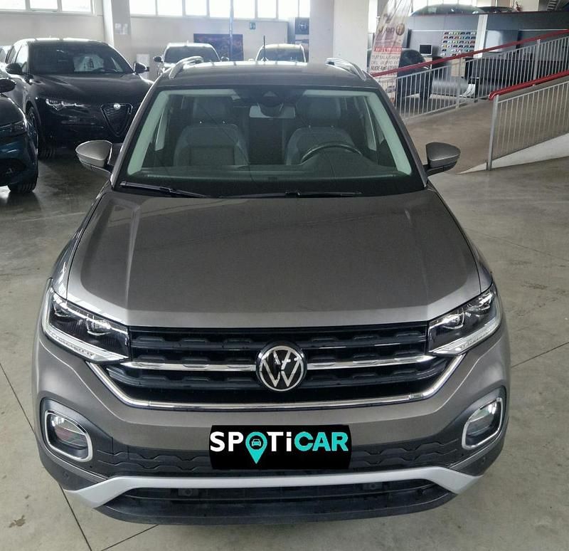 Usado VW T-Cross Advance 110 CV (80 kW) 2020 Gris SUV