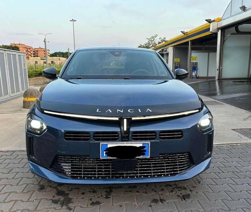 Usata Lancia Ypsilon 101 CV (74 kW) 2024 Utilitaria