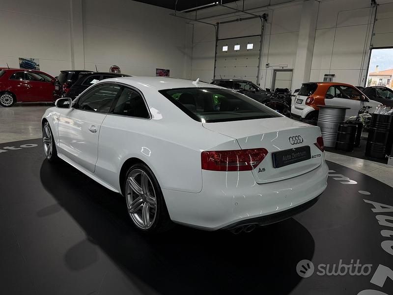 Usata Audi A5 Ambiente 169 CV (124 kW) 2010 Bianco Coupé