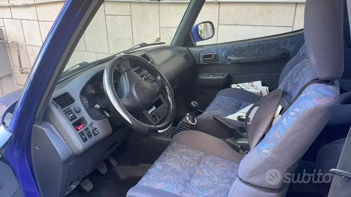 Usata Toyota RAV4 128 CV (94 kW) 1999 Blu Station wagon