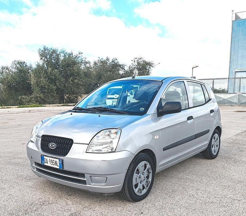 Grigio Usata 2006 Kia Picanto Due volumi | 2500 € (Cara) - Immagine 1/4
