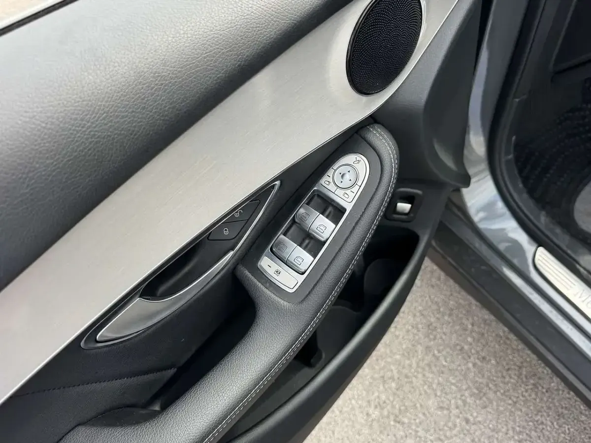 Usata Mercedes GLC250 Premium 204 CV (150 kW) 2018 Grigio SUV
