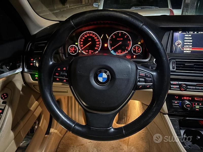 Usata BMW 525 Luxury Line 218 CV (160 kW) 2015 Grigio Station wagon