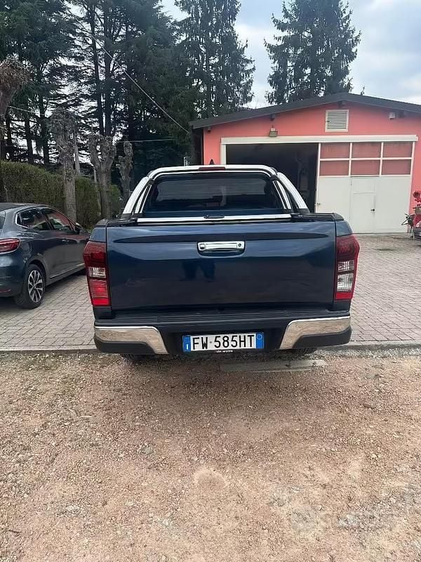 Usata Isuzu D-Max 164 CV (120 kW) 2019 Blu SUV