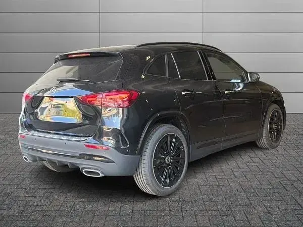Nuova Mercedes GLA180 136 CV (100 kW) 2026 Nero notte SUV