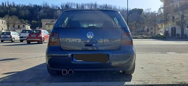 Usata VW Golf IV Highline 173 CV (127 kW) 2000 Berlina
