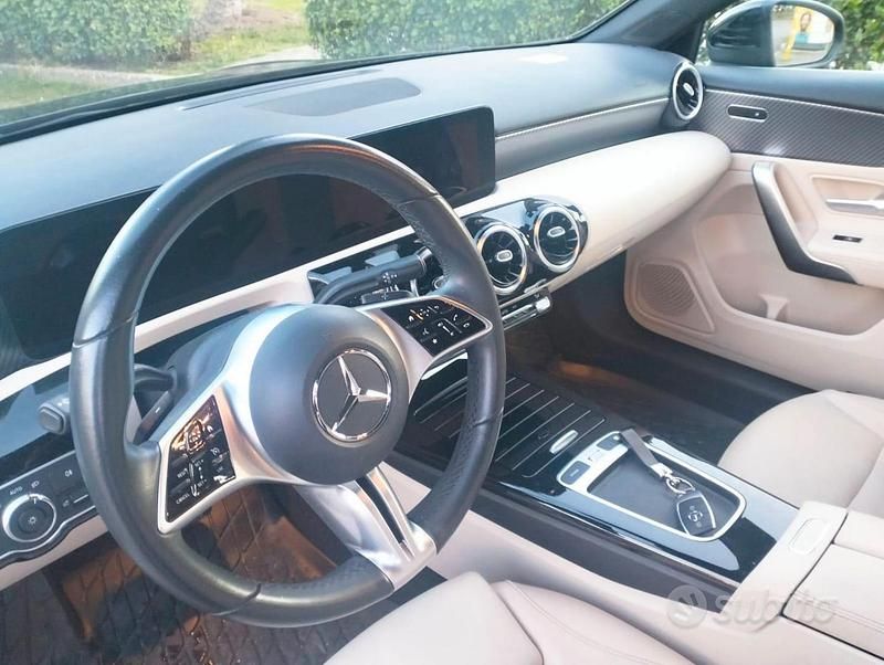 Usata Mercedes A180 Advanced Plus 136 CV (100 kW) 2023 Nero Utilitaria