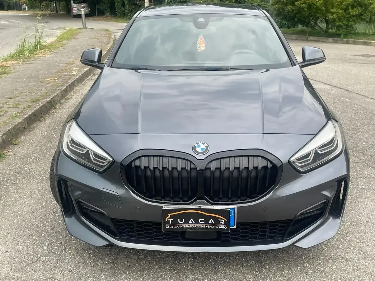 Usata BMW 116 M Sport 116 CV (85 kW) 2021 Grigio Utilitaria