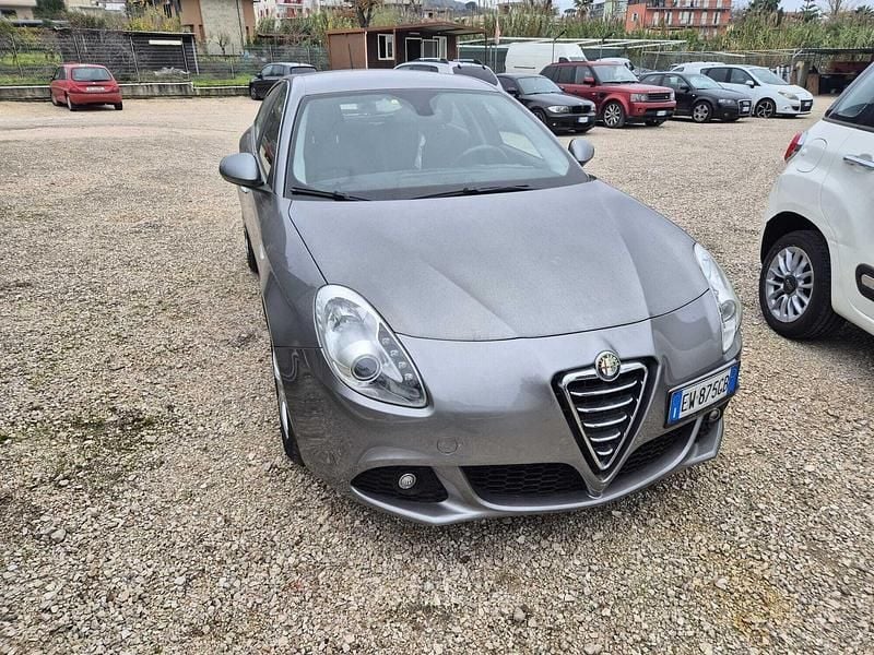 Usata Alfa Romeo Giulietta Exclusive 105 CV (77 kW) 2014 Gray Utilitaria