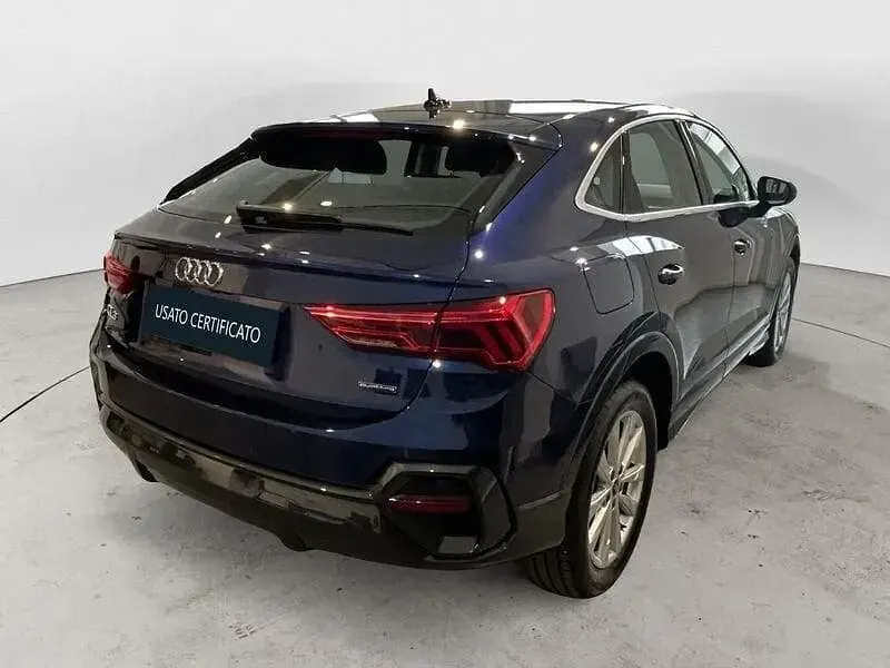 Begagnad Audi Q3 Sportback Business Plus 190 HK (139 kW) 2021 Blå SUV