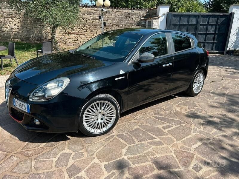 Usata Alfa Romeo Giulietta Distinctive 175 CV (128 kW) 2015 Nero Utilitaria