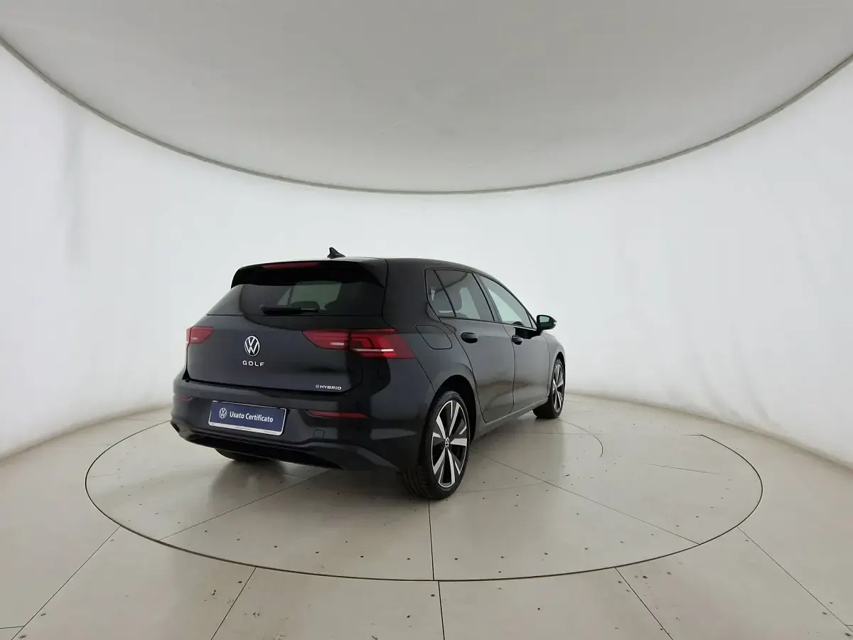 Nuova VW Golf VIII Edition 204 CV (150 kW) 2026 Grenadill black metallizzato Berlina