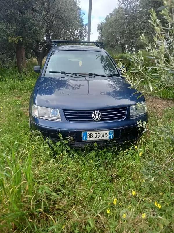 Usata VW Passat 110 CV (80 kW) 1999 Blu Berlina
