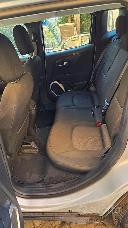 Usata Jeep Renegade Longitude 140 CV (102 kW) 2016 Grigio SUV