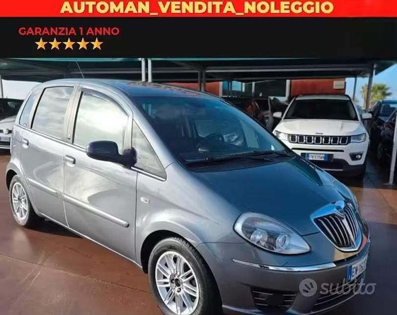 Usata Lancia Musa Gold 78 CV (57 kW) 2012 Grigio Monovolume