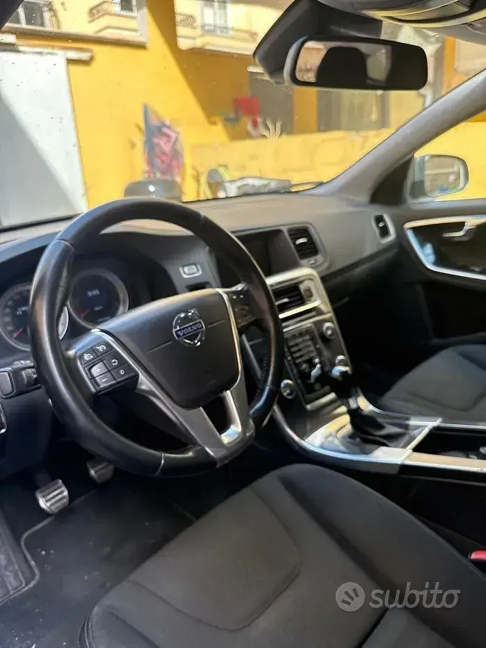 Usata Volvo V60 163 CV (119 kW) 2011 Station wagon