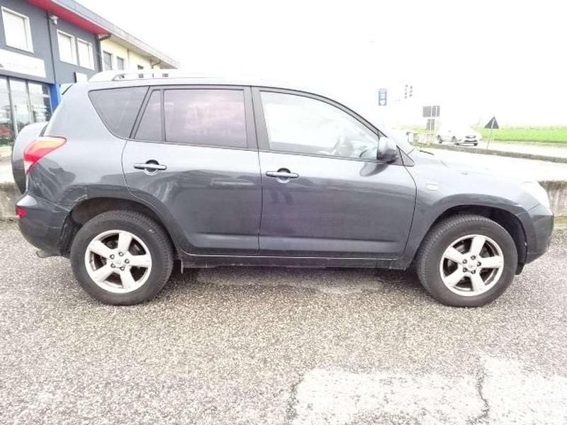 Usata Toyota RAV4 Luxury 177 CV (130 kW) 2006 SUV