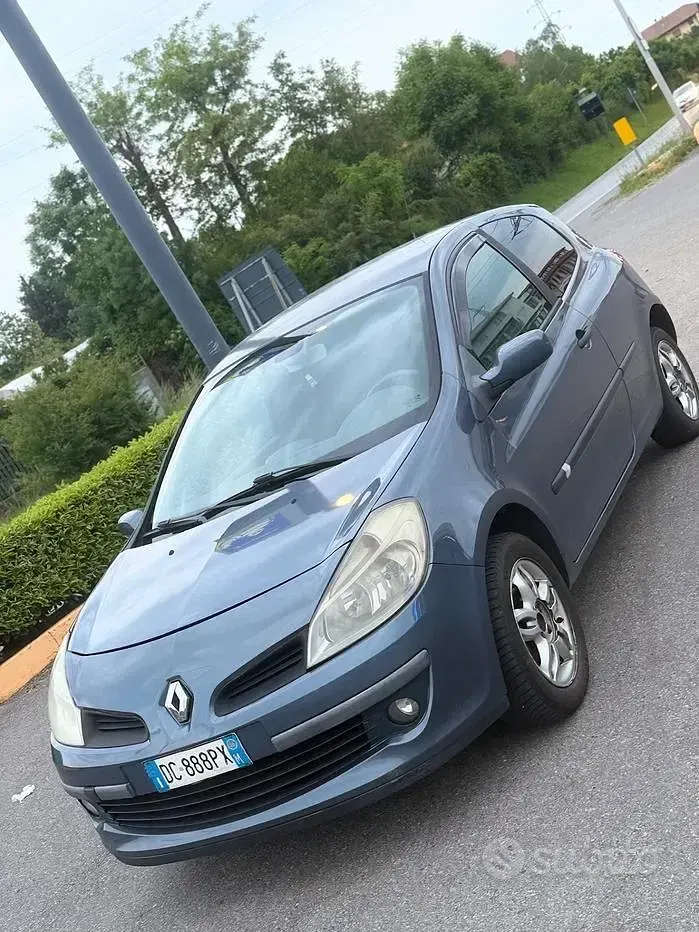 Brugt Renault Clio II 75 HK (55 kW) 2006 Grå