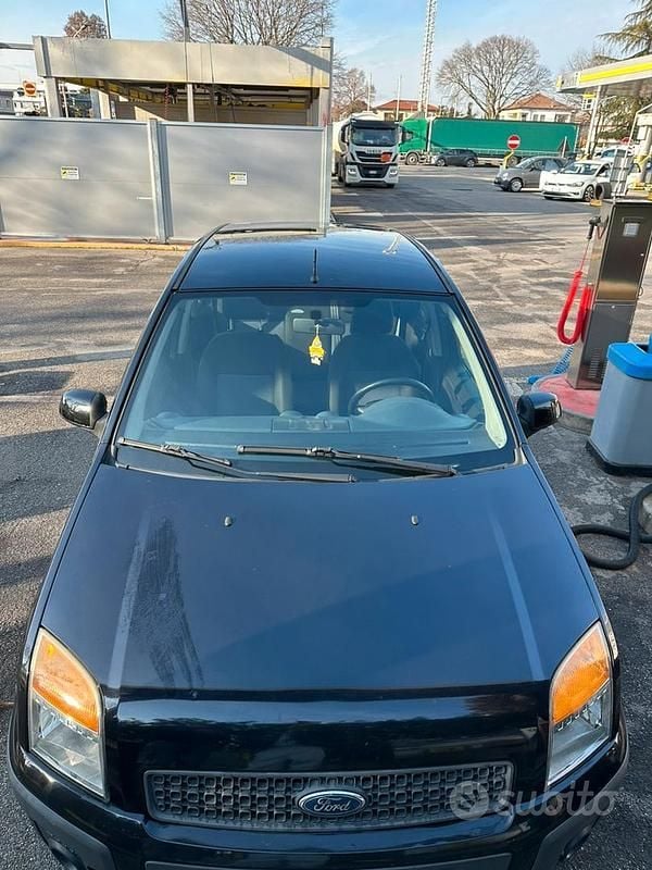 Usata Ford Fusion 80 CV (58 kW) 2009 Nero Utilitaria