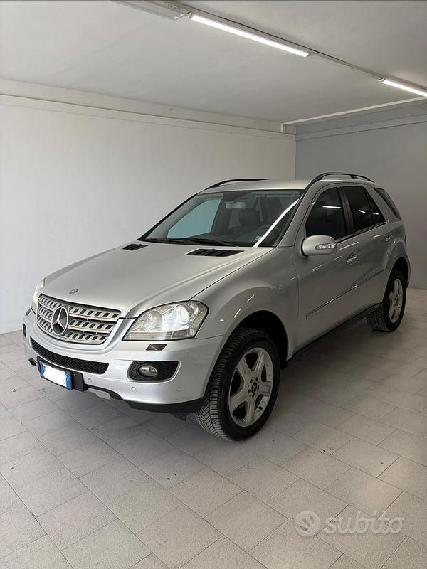 Usata Mercedes ML280 190 CV (139 kW) 2008 Grigio SUV