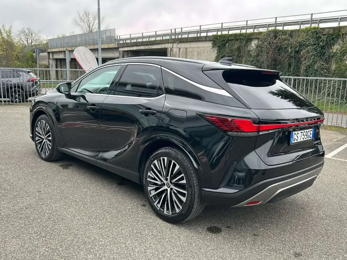 Usata Lexus RX450h Executive Line 309 CV (227 kW) 2024 Nero SUV