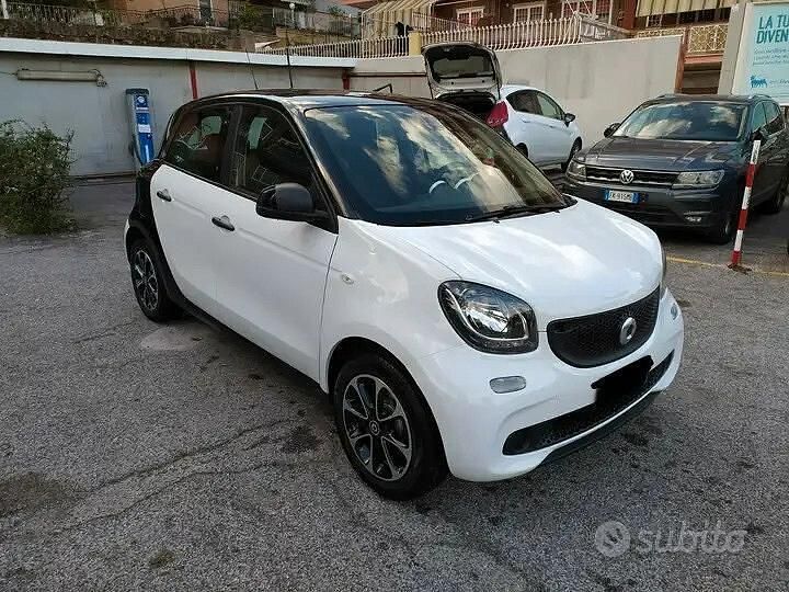 Usata Smart ForFour Passion 71 CV (52 kW) 2017 Bianco Utilitaria