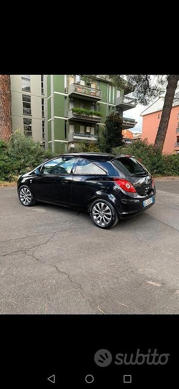 Usata Opel Corsa 58 CV (42 kW) 2010 Berlina