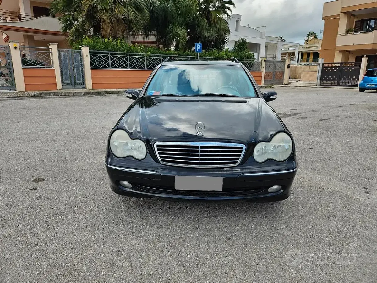 Usata Mercedes C220 Avantgarde 143 CV (105 kW) 2004 Nero Station wagon