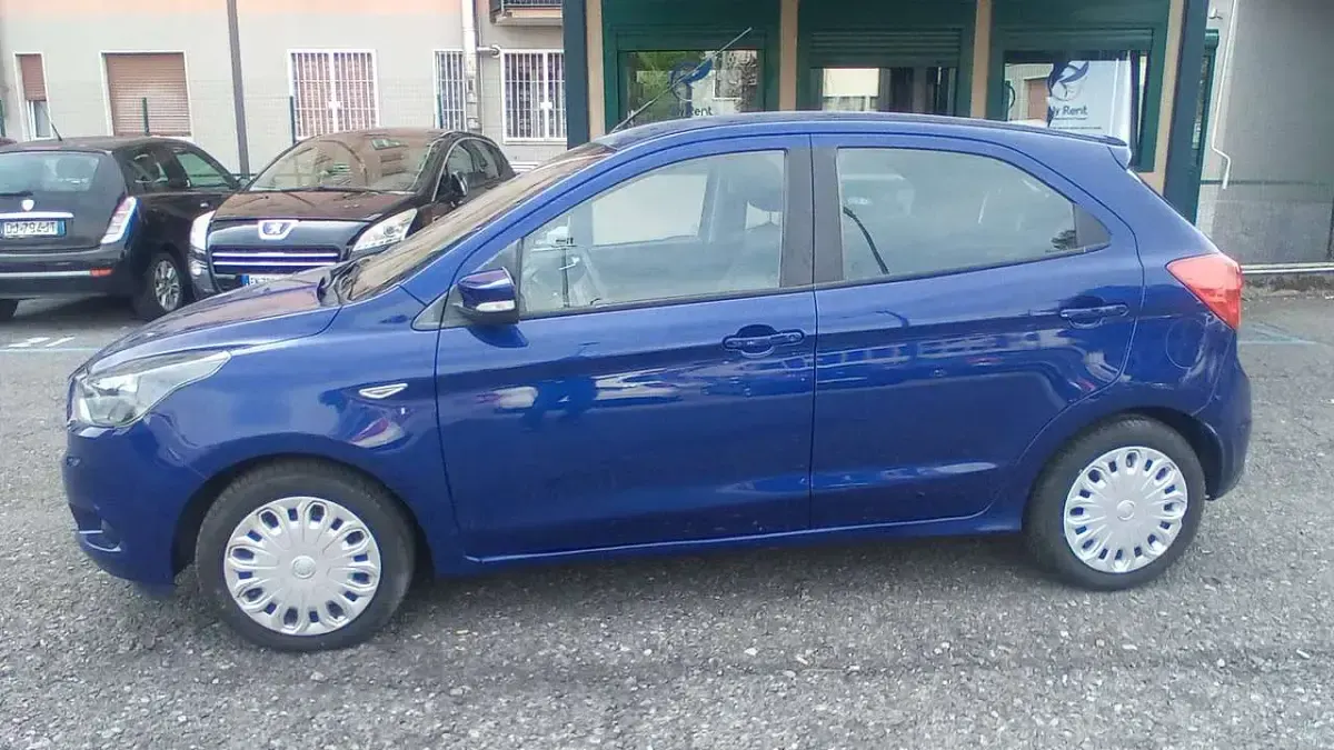 Usata Ford Ka 71 CV (52 kW) 2017 Blu/azzurro Berlina