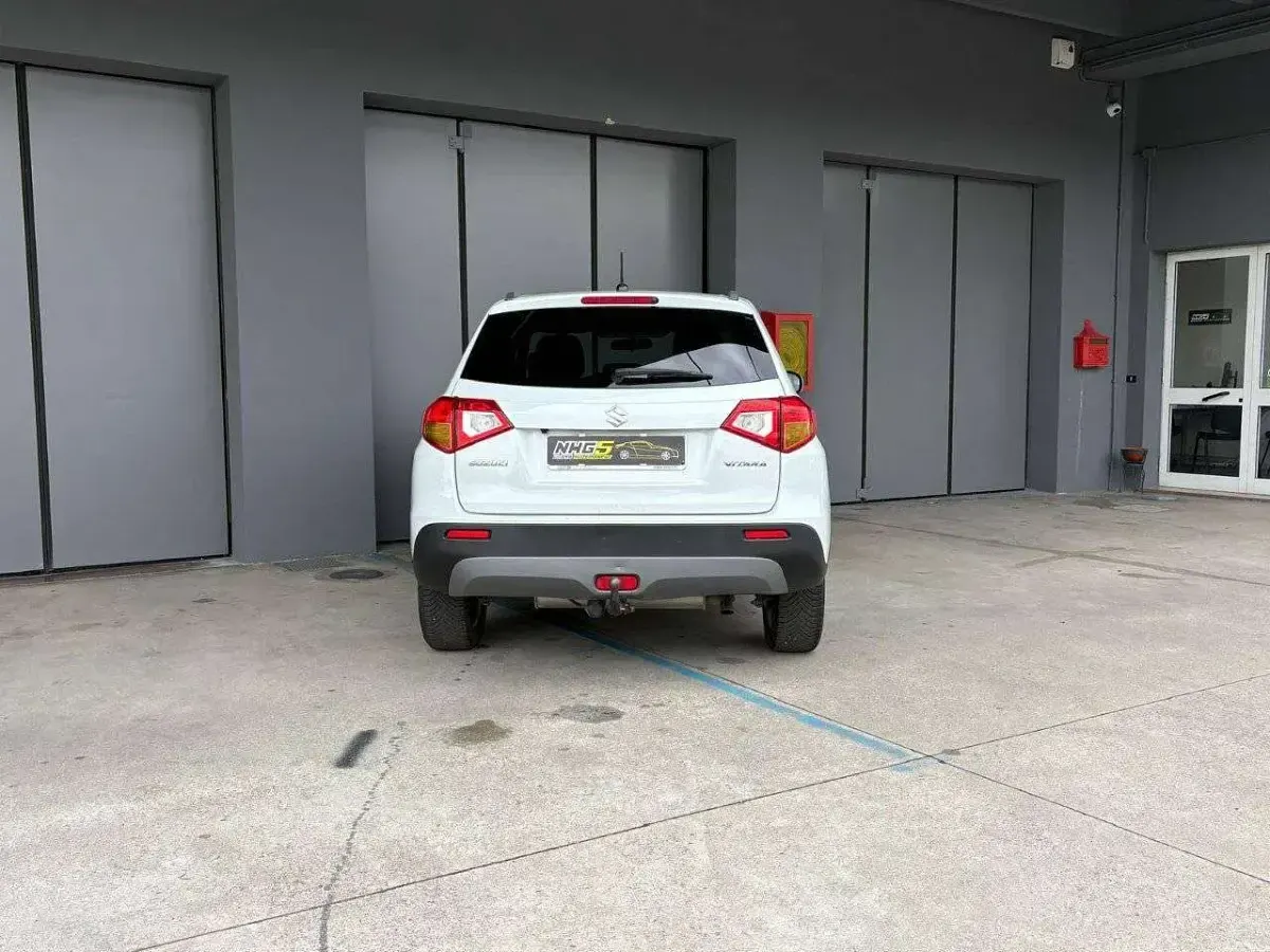 Usata Suzuki Vitara 120 CV (88 kW) 2015 Bianco SUV
