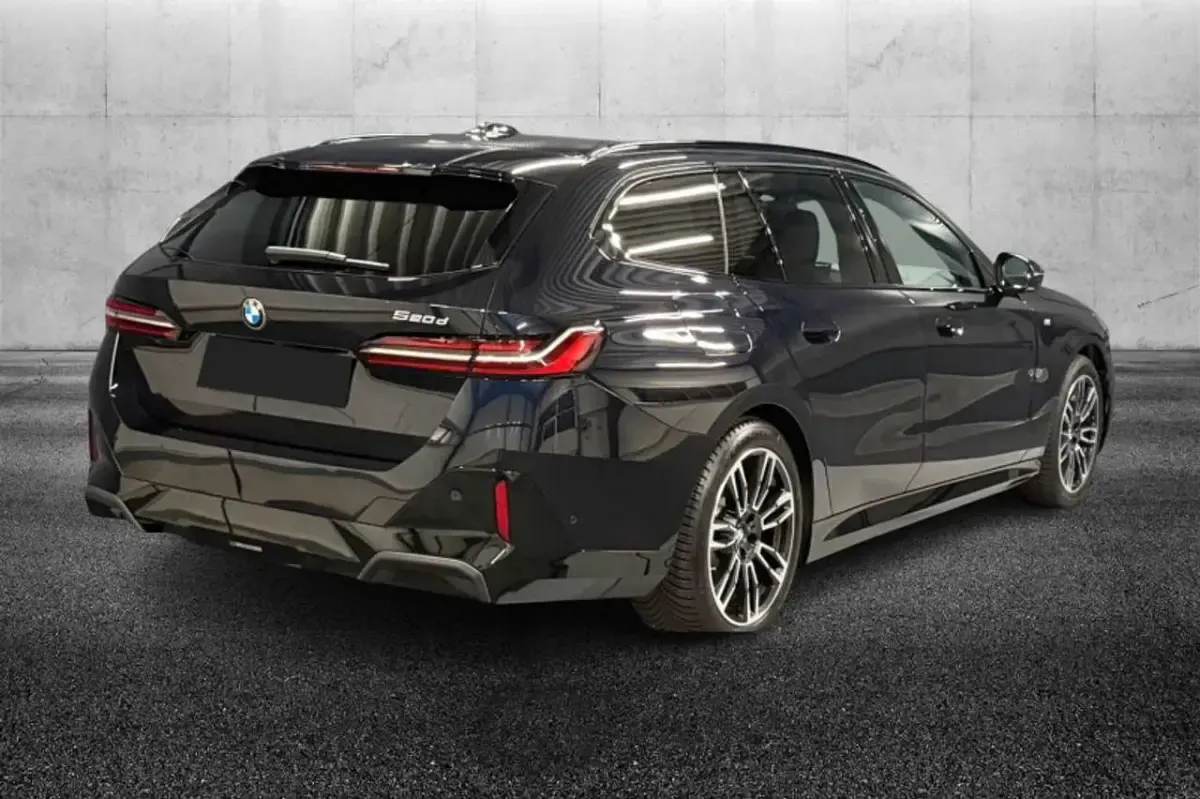 Usata BMW 520 M Sport 197 CV (144 kW) 2024 Nero Station wagon