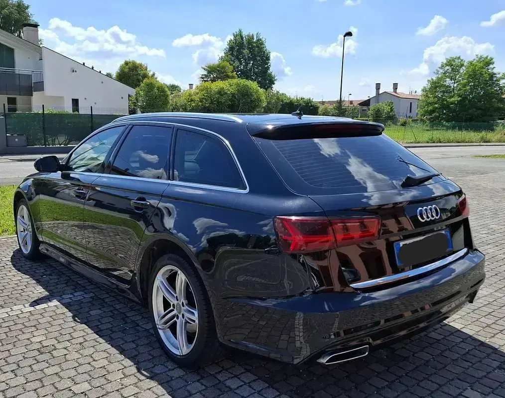 Usata Audi A6 150 CV (110 kW) 2017 Nero Station wagon