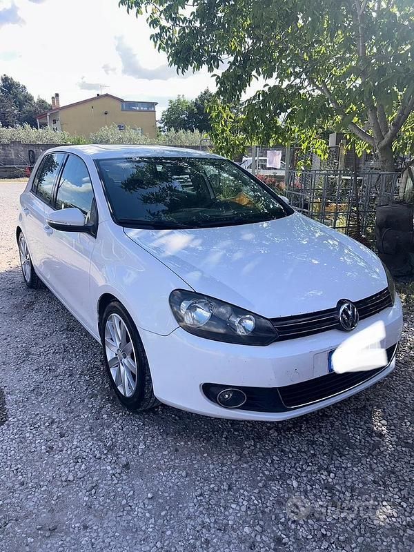 Usata VW Golf VI 140 CV (102 kW) 2010 Bianco Utilitaria