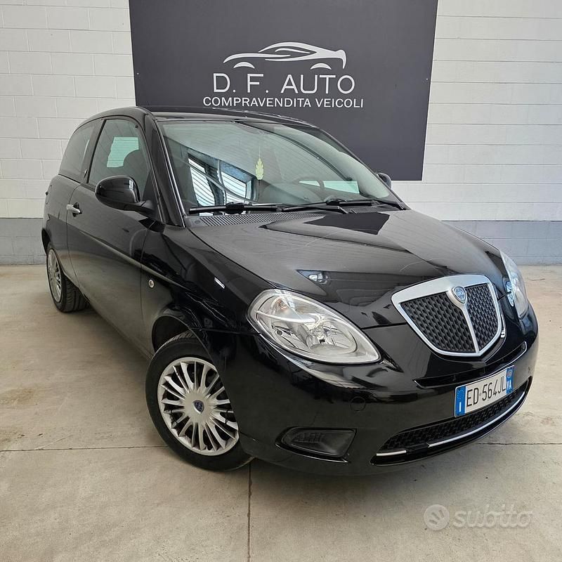 Usata Lancia Ypsilon 60 CV (44 kW) 2009 Nero Utilitaria