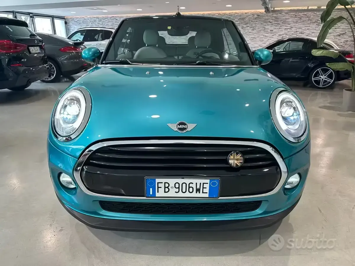 Usata Mini Cooper D Cabriolet Hype 116 CV (85 kW) 2016 Blu Cabrio