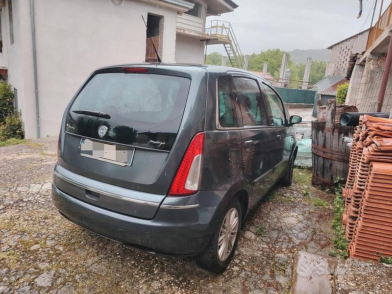 Usata Lancia Musa 2007 Grigio Monovolume